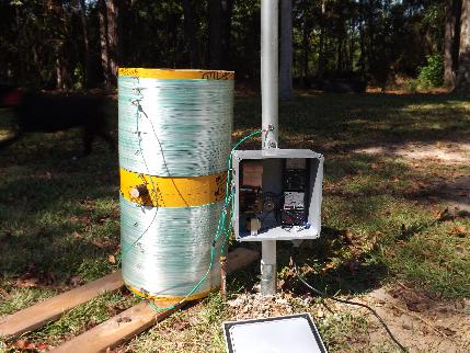 Picture of transmitter and loading coil